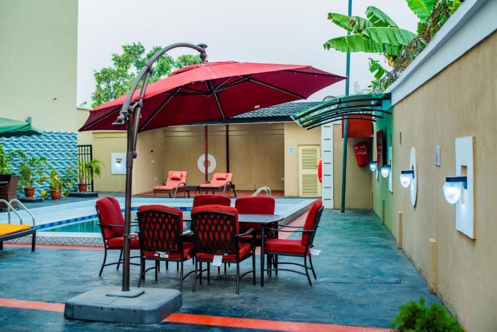 Crownsville Hotel - Airport Road Port Harcourt Exterior foto